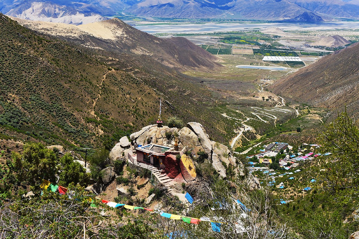 Samye Chimphu Nunnery and Hermitage Caves
